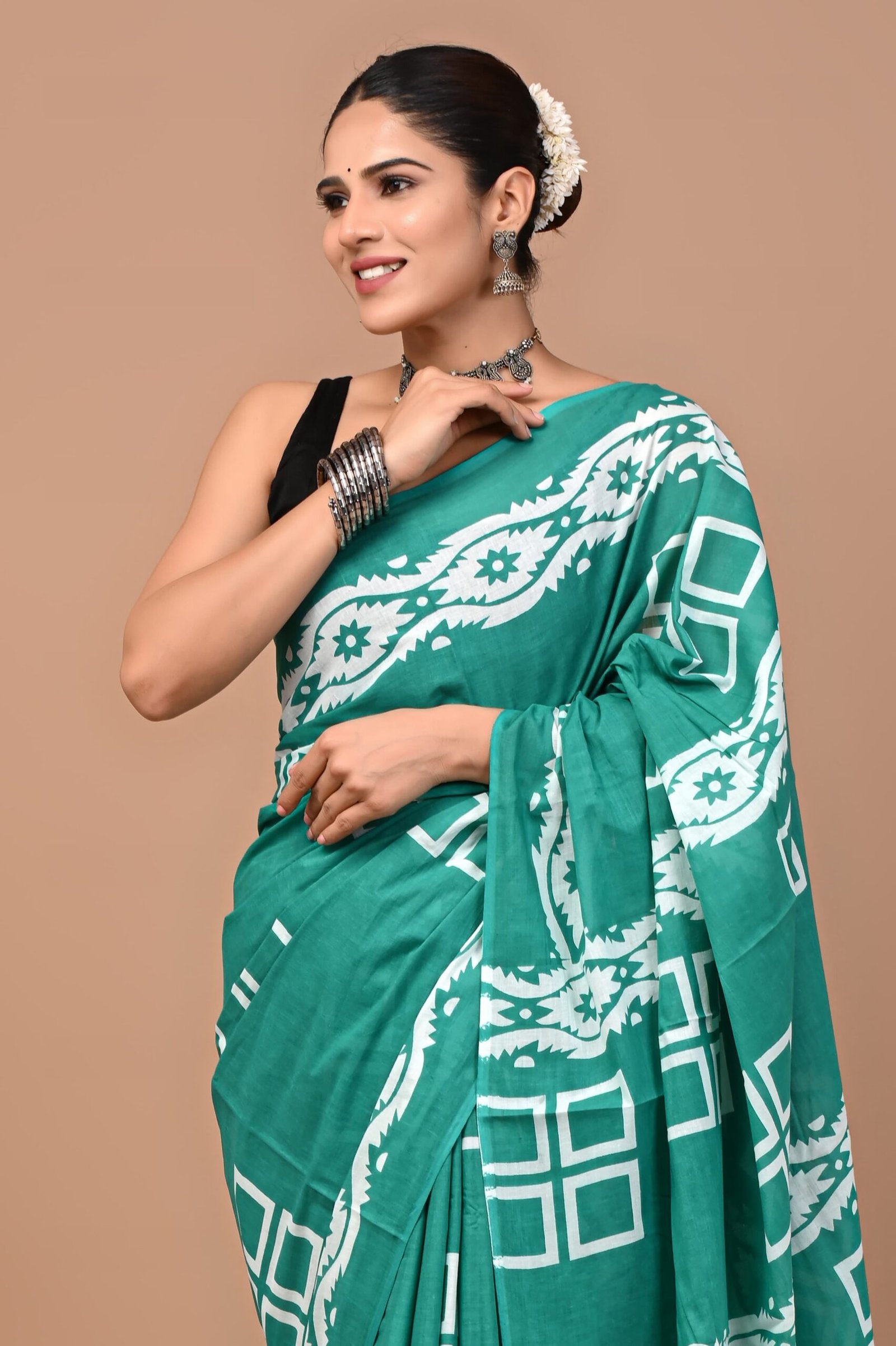 Emerald Green Dabu Print Cotton Saree - Image 2
