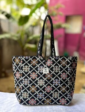 Elegant Floral Grid Tote Bag
